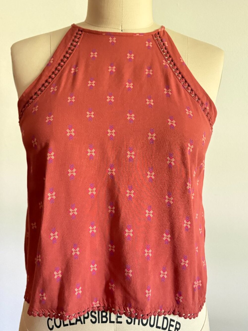 Mudd Terracotta Rust Printed High-Neck Halter Tank Top with Crochet Trim – Size